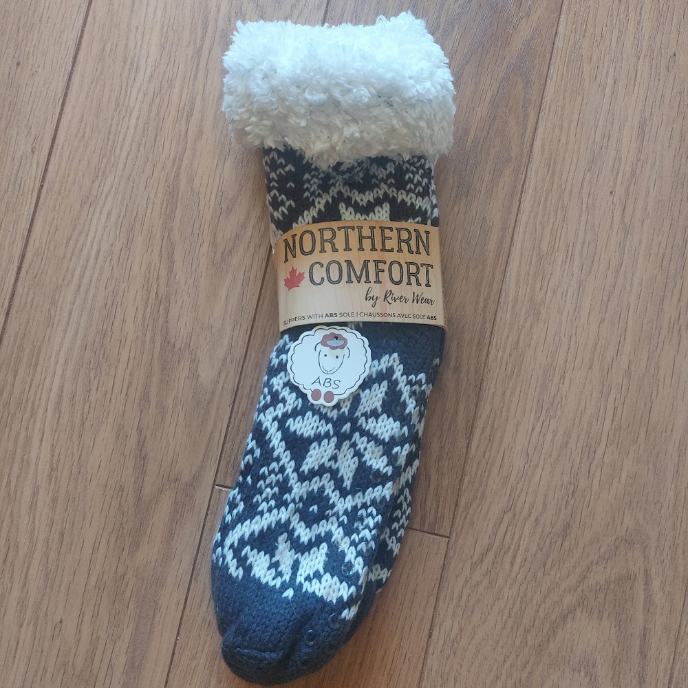 2/$15 NWT Northern Comfort by River Wear Slippers with ABS Sole